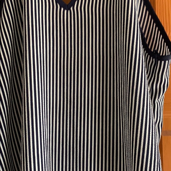 Top - Picture 3 of 3